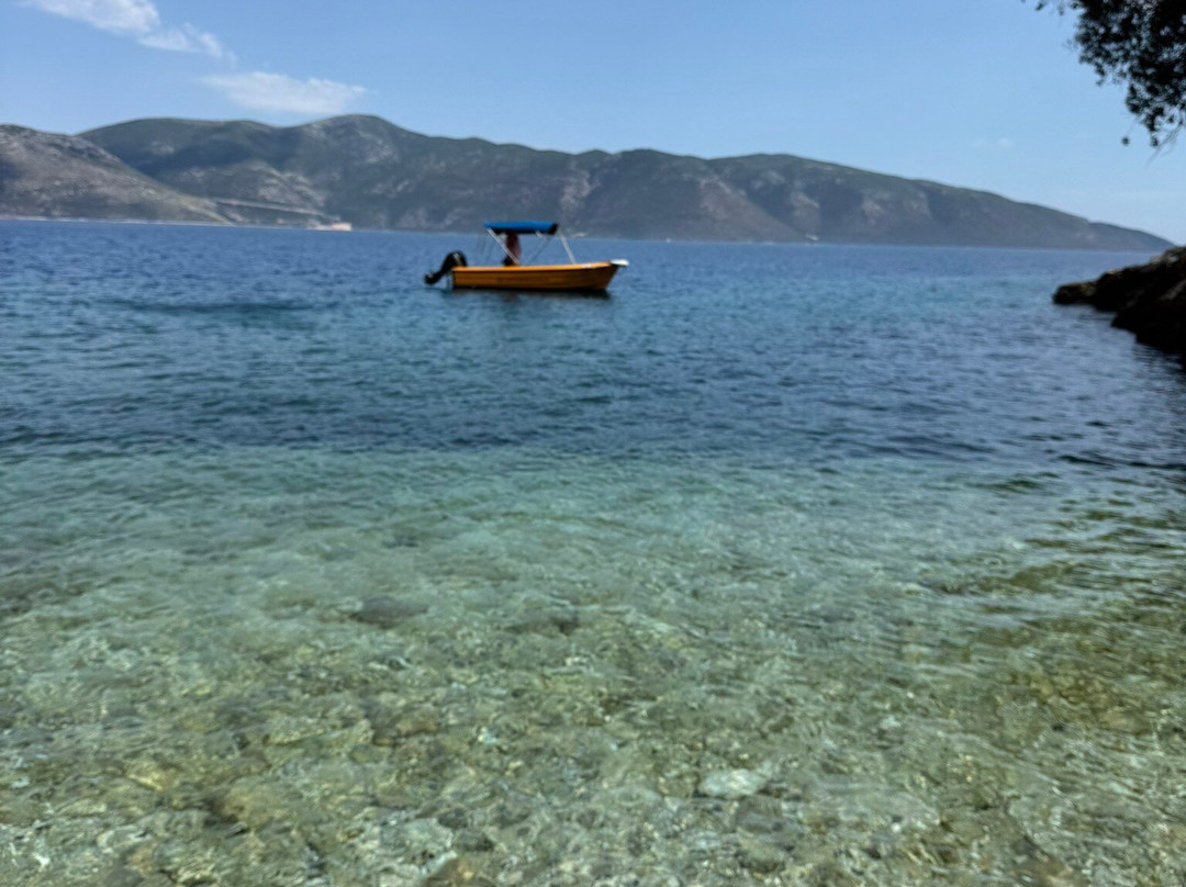 Yellow Boats Company-阿吉亚埃菲米亚必去景点