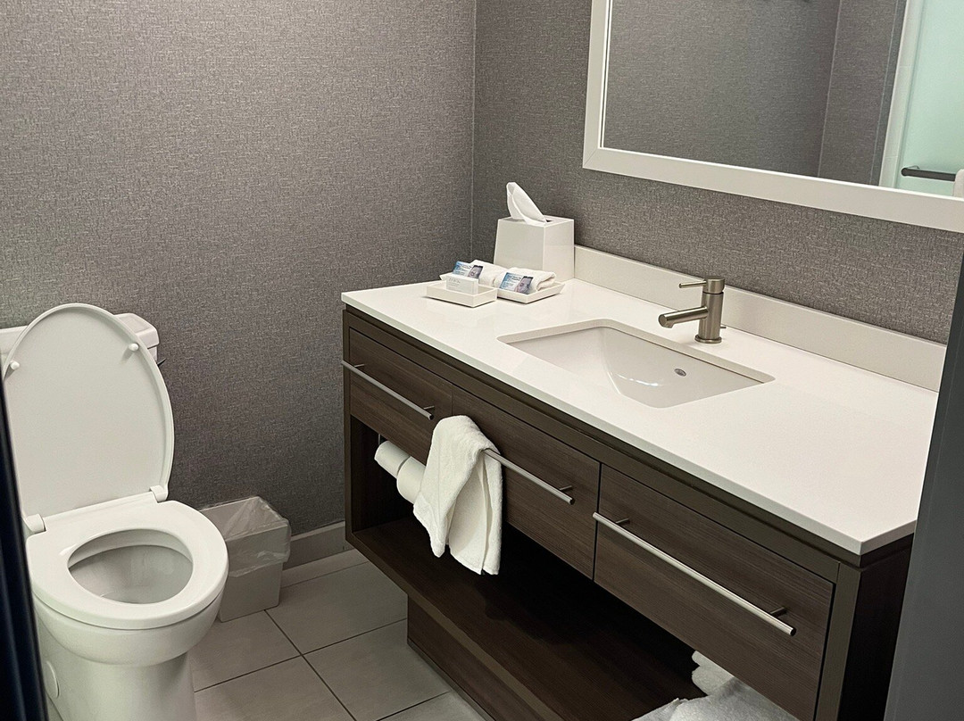 Home2 Suites By Hilton Queensbury Lake George主图