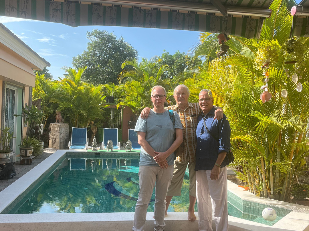 库昂朋友塔房酒店主图