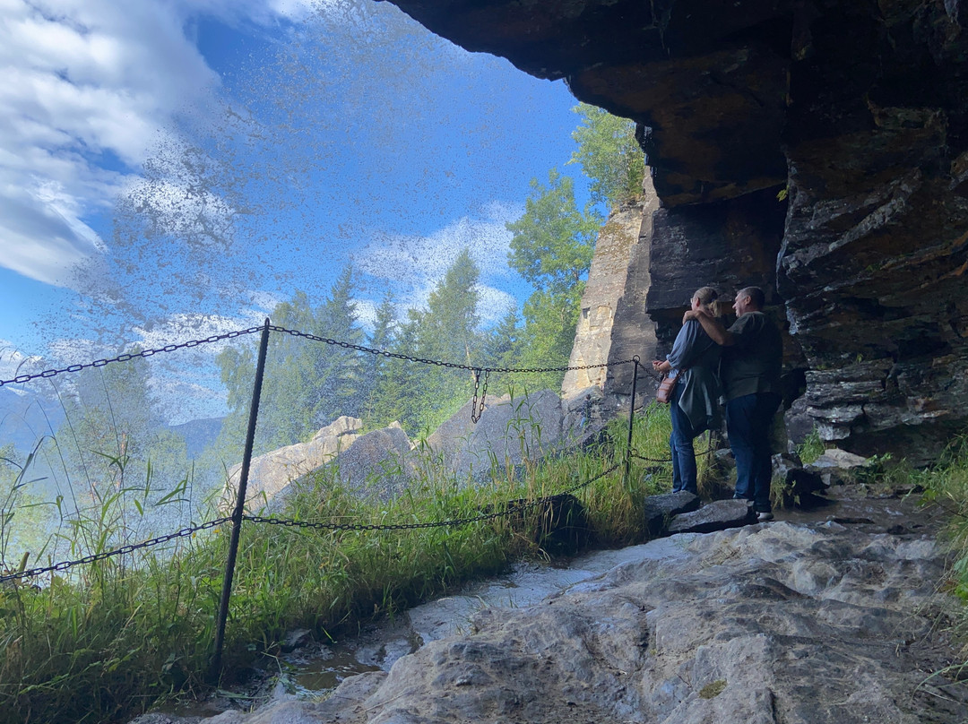 Tvinnefossen Waterfall-Stryn必去景点