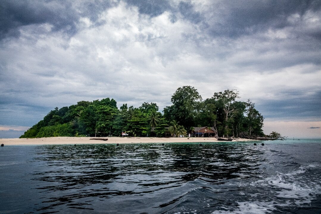 仙本那马布岛潜水度假村主图