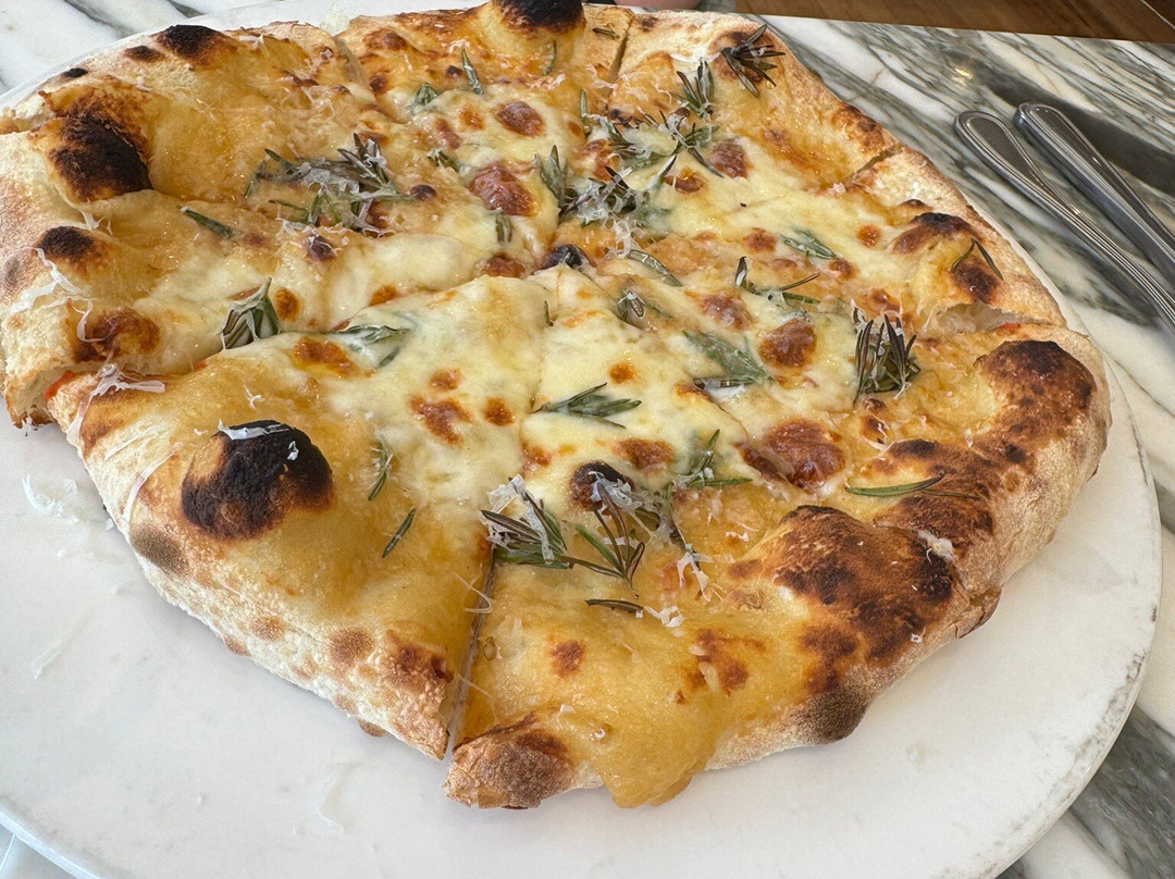 巴伦乔伊酒店主图