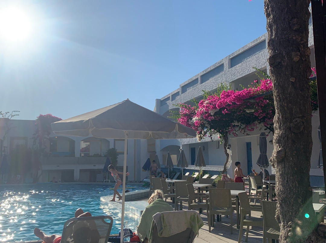 Apollon Hotel Apartments主图