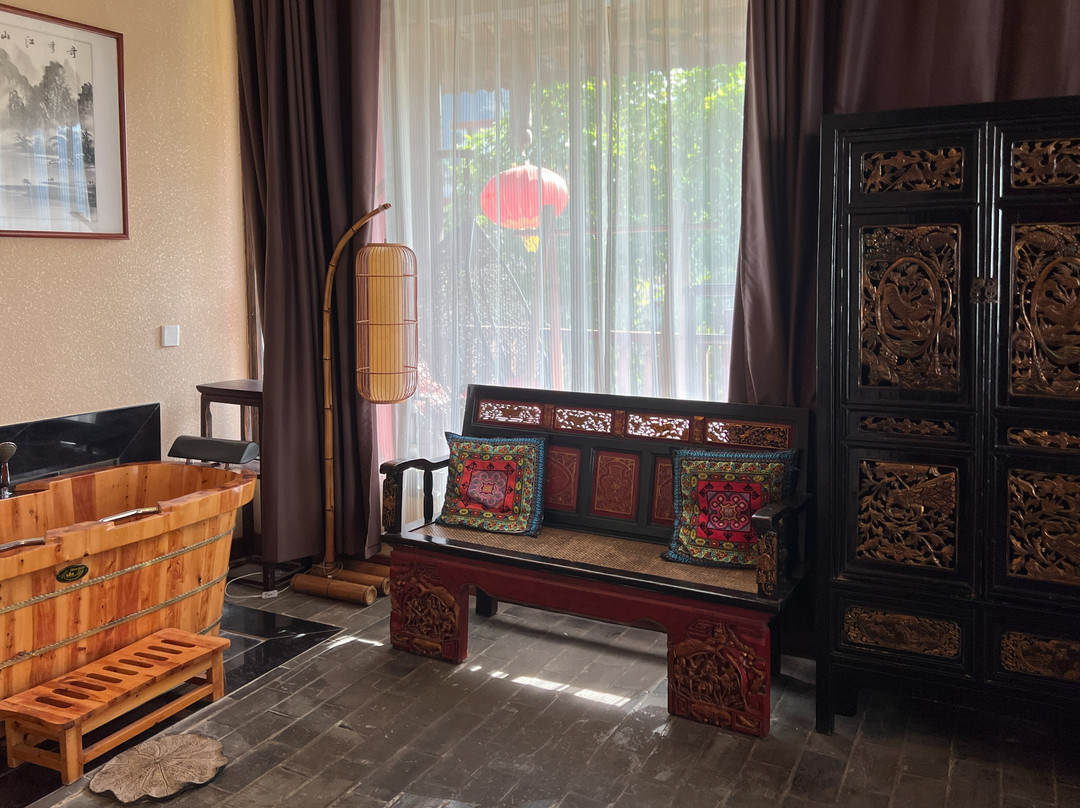 阳朔红楼梦酒店主图