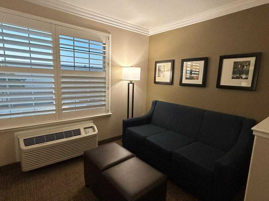 Comfort Suites Fresno River Park主图