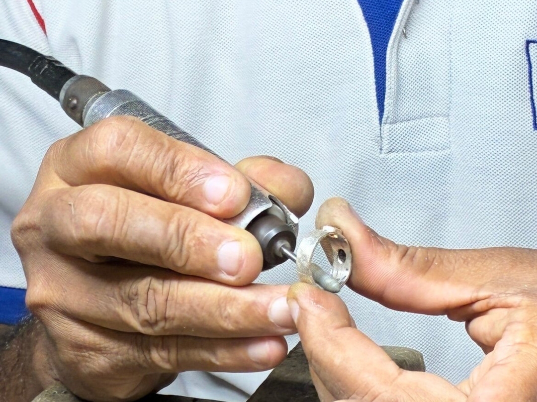 Forbes Gems & Jewellers-加勒必去景点