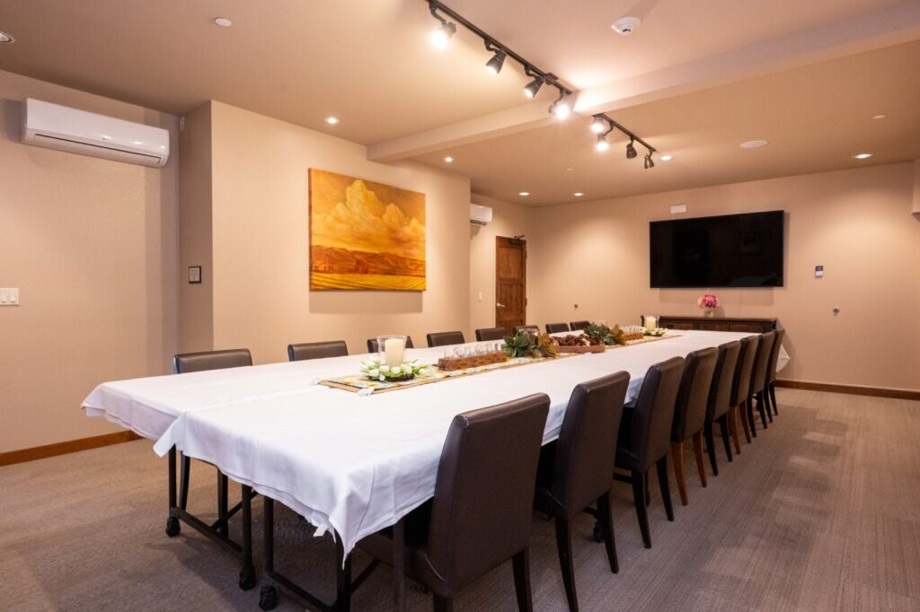 The Lodge at Columbia Point主图