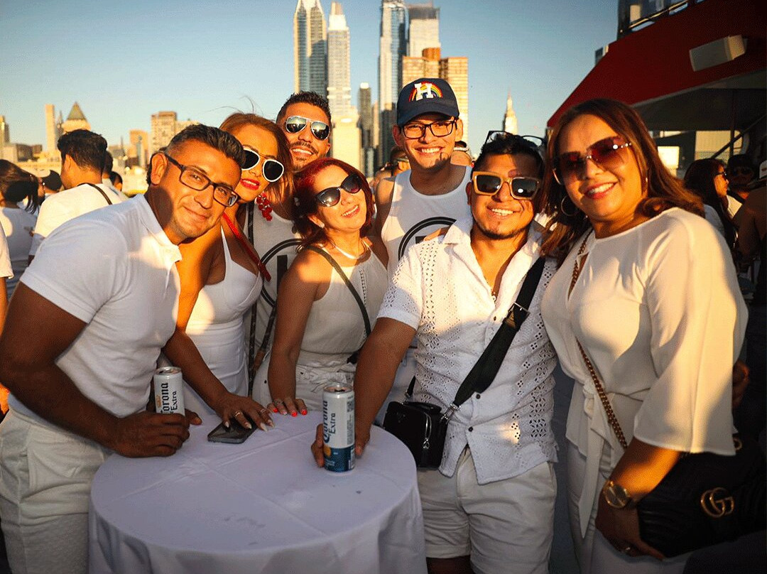 Hombres Lounge-Jackson Heights必去景点