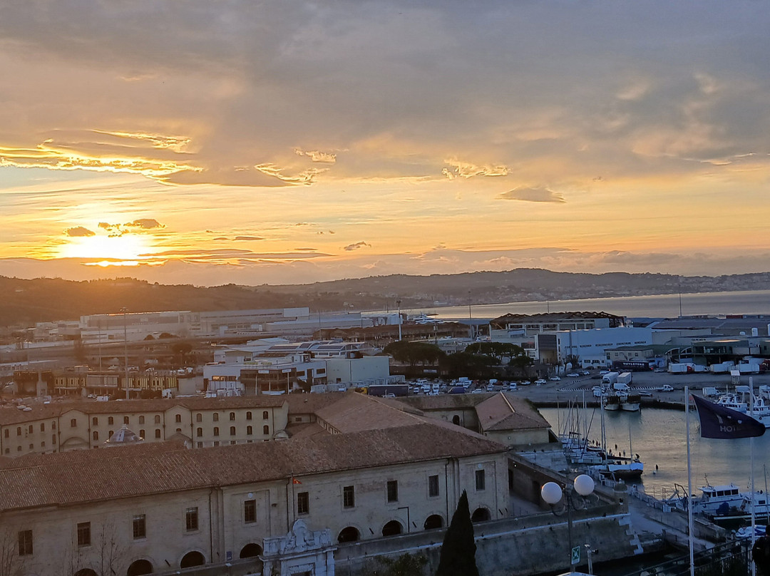 NH安科纳酒店主图