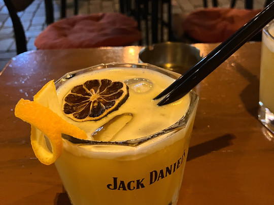 Queen Bar (terrace)-卡斯必去景点