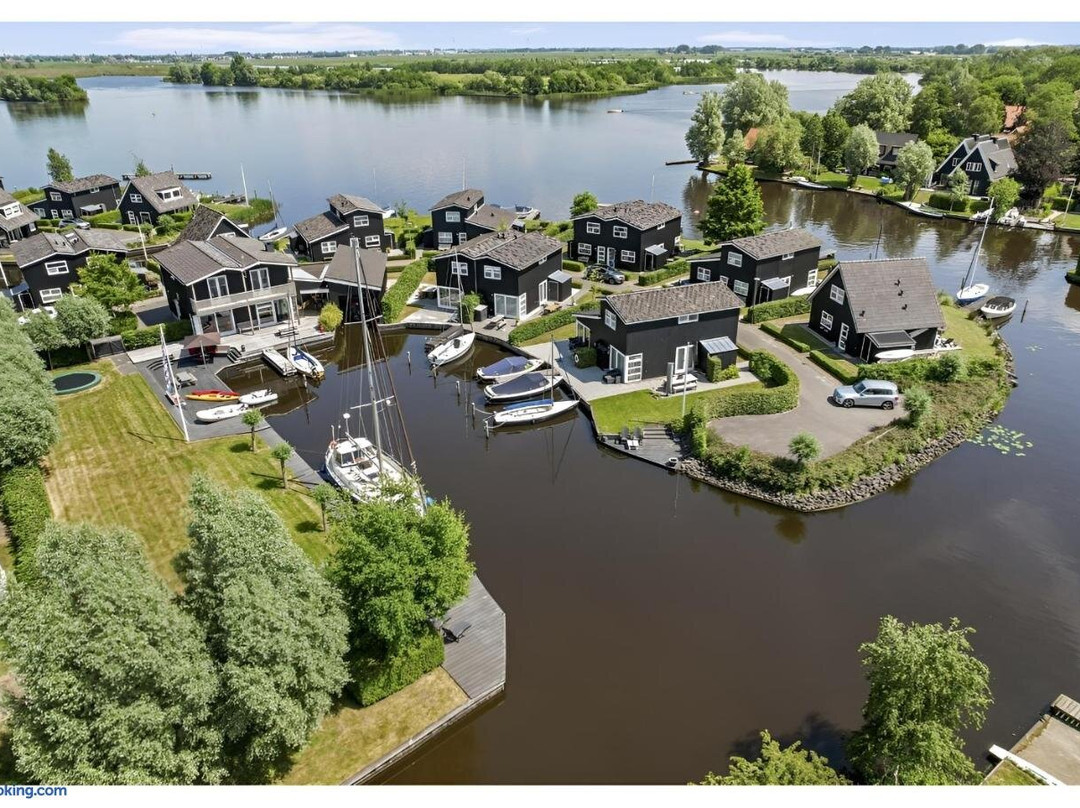 Waterpark Oan 'e Poel Bij Sneekermeer