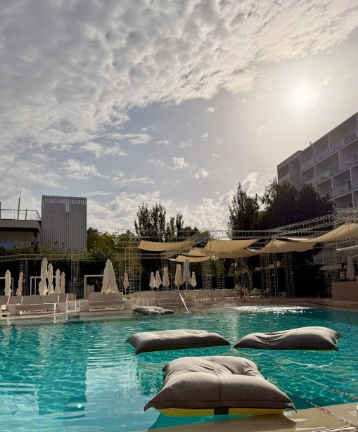 阿斯特里亚沙滩成人酒店-官方