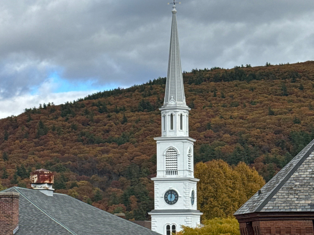 Holiday Inn Express & Suites Brattleboro by IHG主图