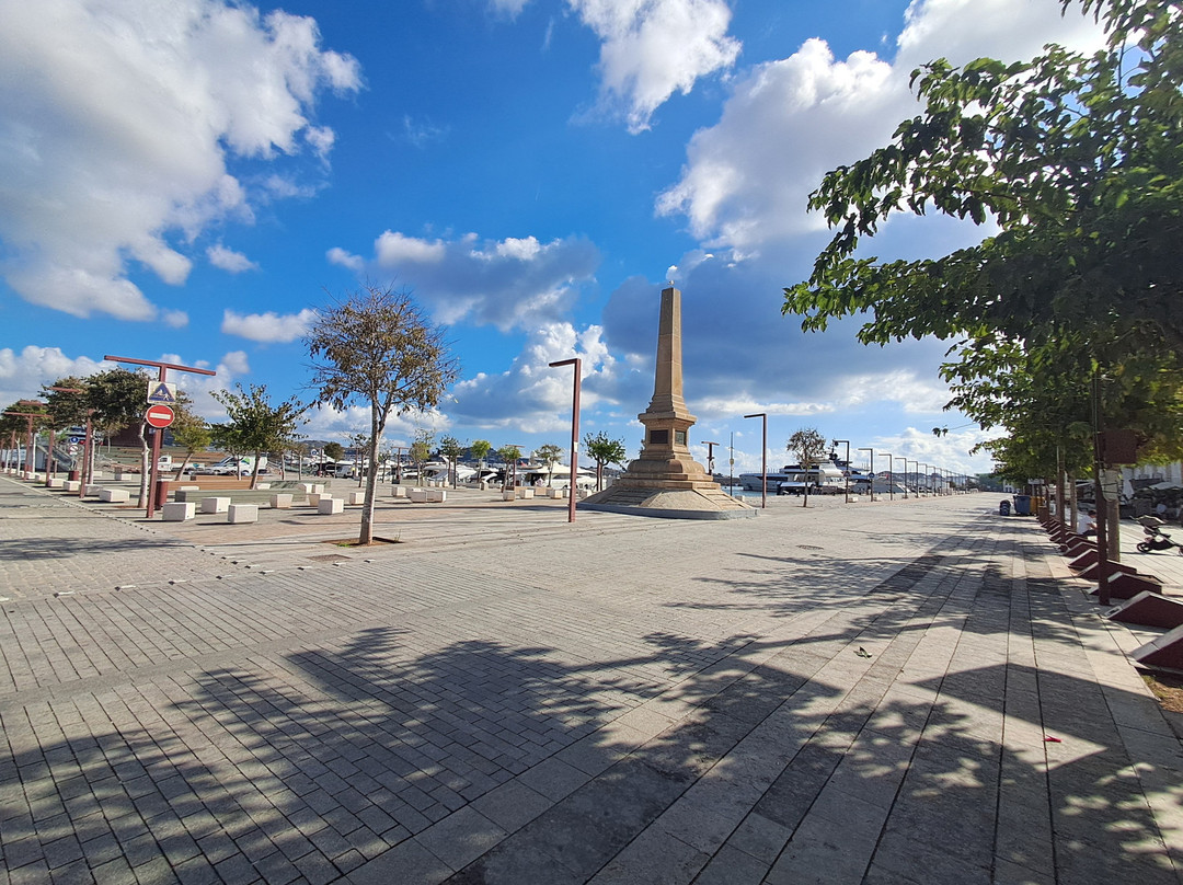 Monumento A Los Corsarios-伊维萨城区必去景点