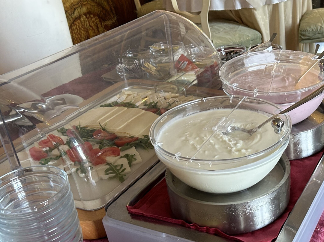 维多利亚宫酒店主图