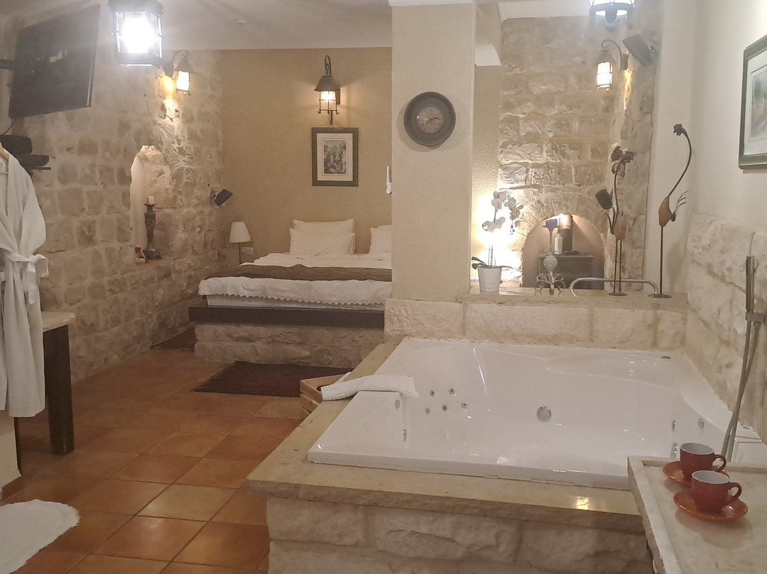 Adva - High Above All主图