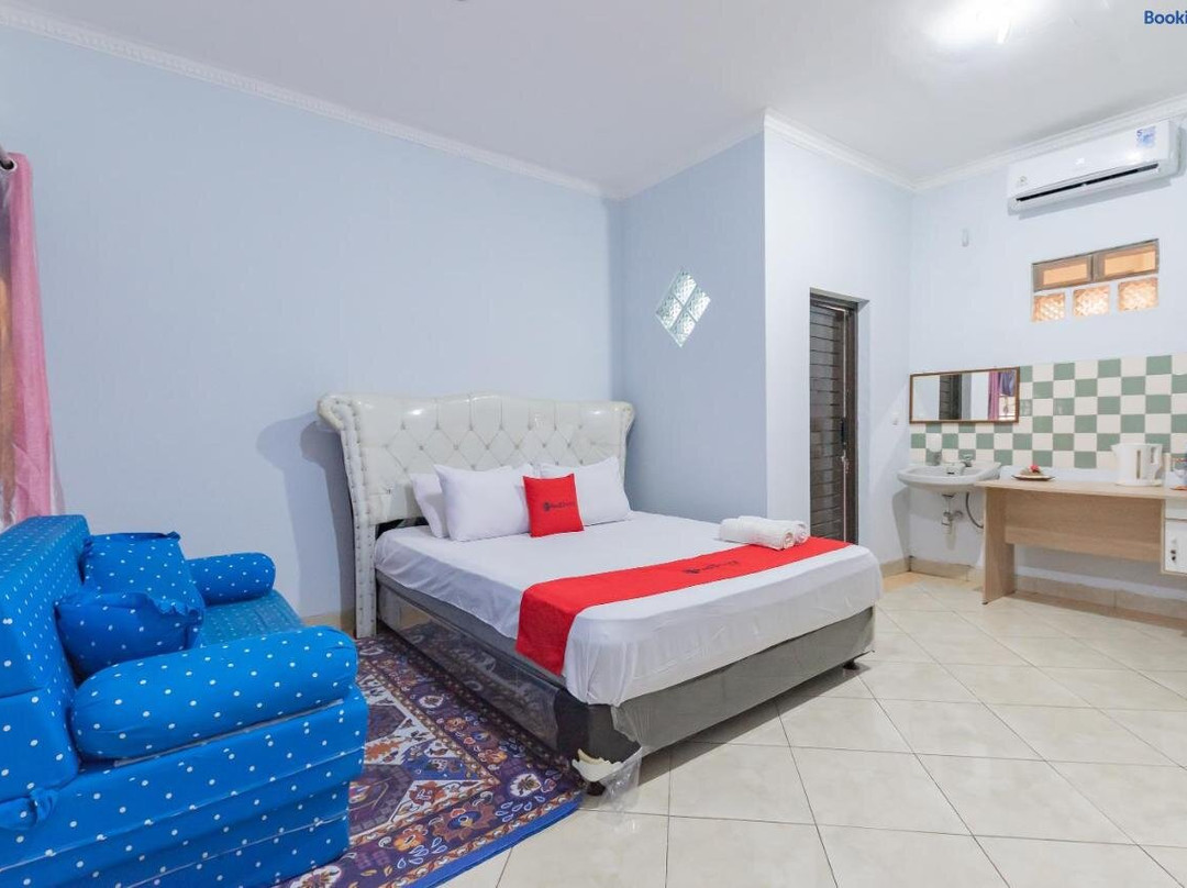 RedDoorz Syariah Near Alun Alun Sumedang