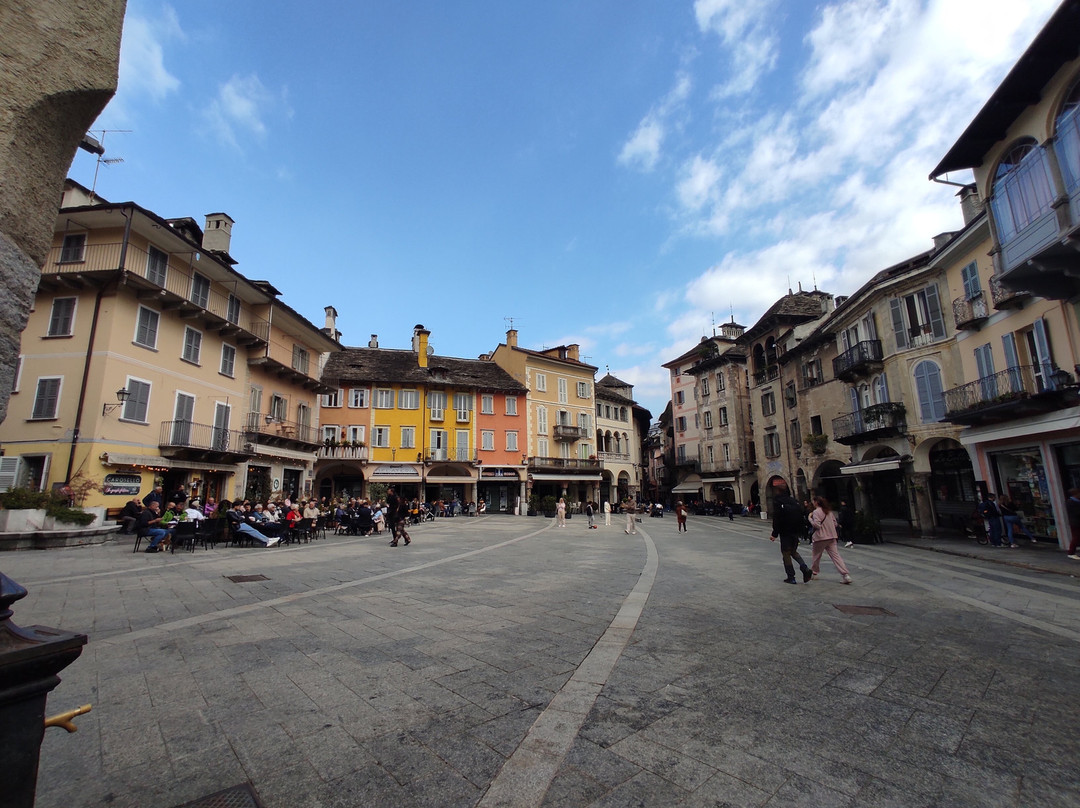 Piazza del Mercato-多莫多索拉必去景点