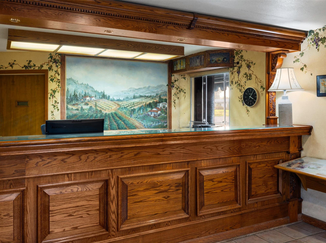 Burrel酒店住宿-勒莫尔旅程住宿酒店