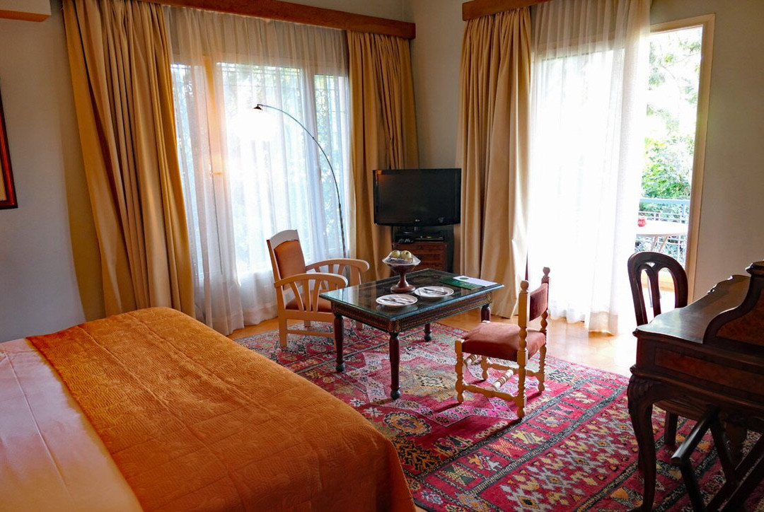 拉威拉蔓特林酒店主图