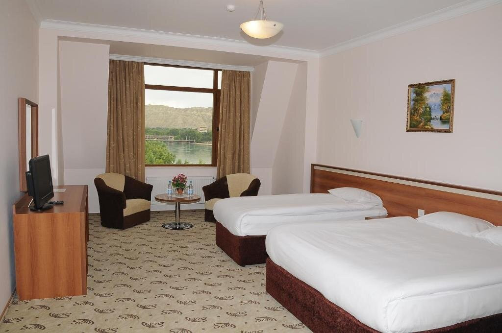 The Riverside Hotel主图