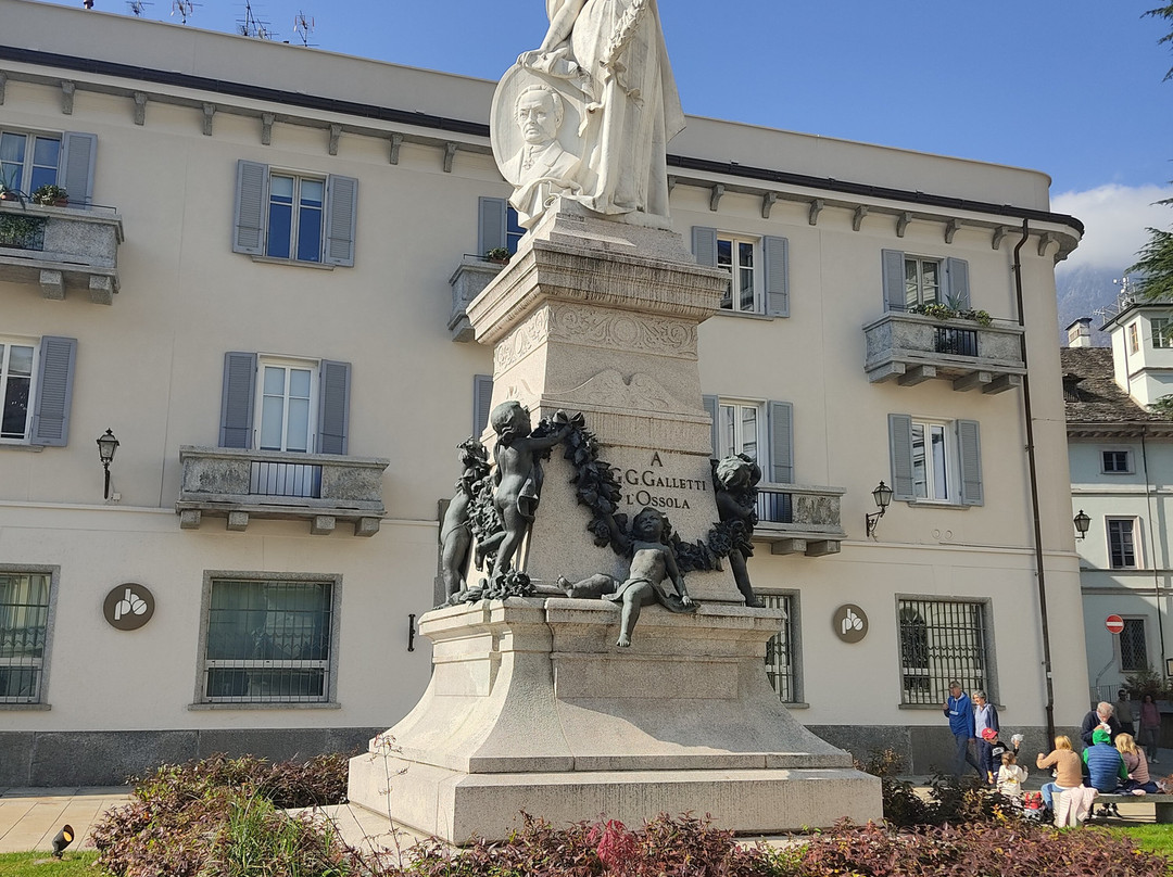 Monumento a Gian Giacomo Galletti-多莫多索拉必去景点