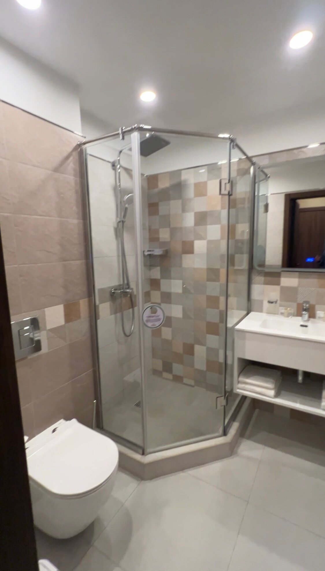 U Zolotykh Vorot-官方