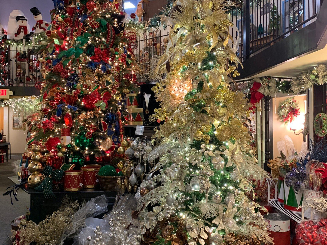 Tis The Season Christmas Shoppe-Millersburg必去景点