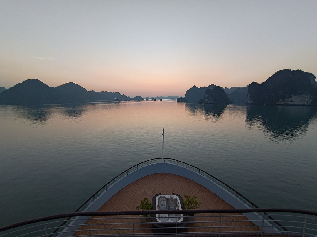 Erina Cruise-下龙湾必去景点