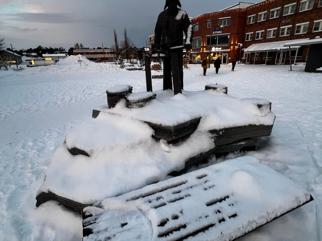 Slate Worker Statue-阿尔塔必去景点