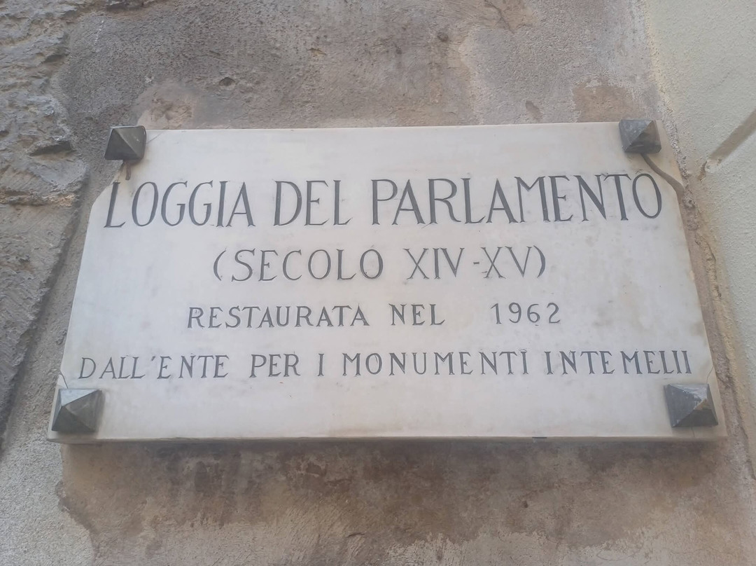 LOGGIA del PARLAMENTO-文蒂米利亚必去景点