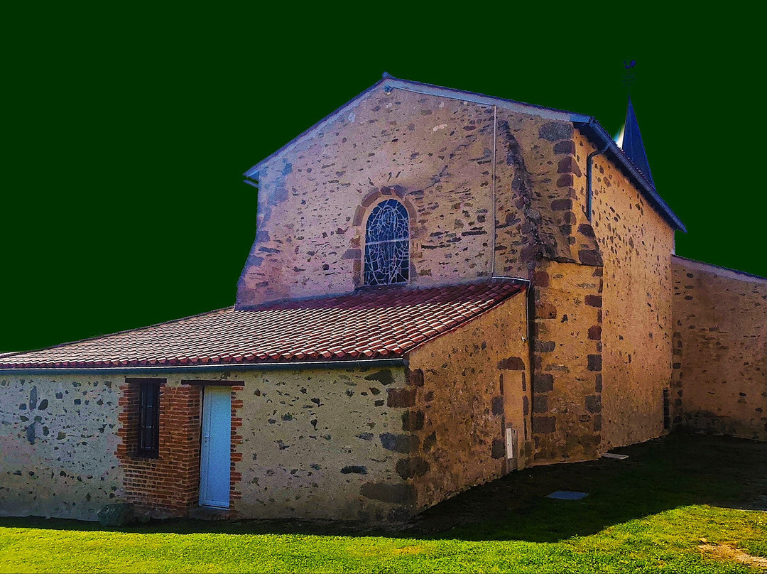 Église Notre-Dame-de-l'Assomption à Les pineaux-Chaille-sous-les-Ormeaux必去景点