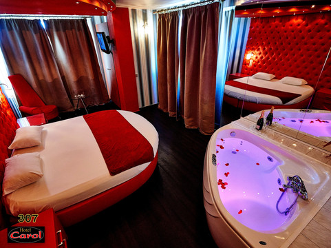 Carol Hotel主图