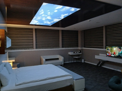 Majura Hotel Business主图