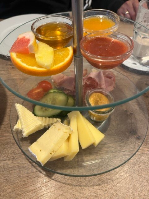 罗温旅馆和酒店主图