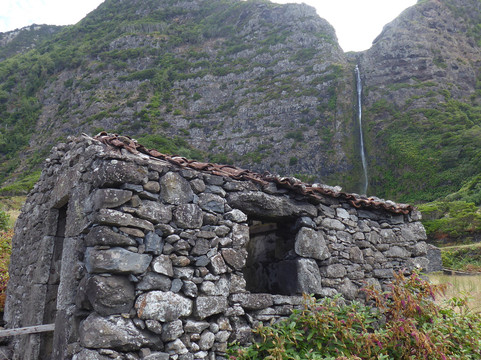 Cascata do Poço do Bacalhau-Faja Grande必去景点