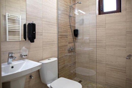 Airport House-官方