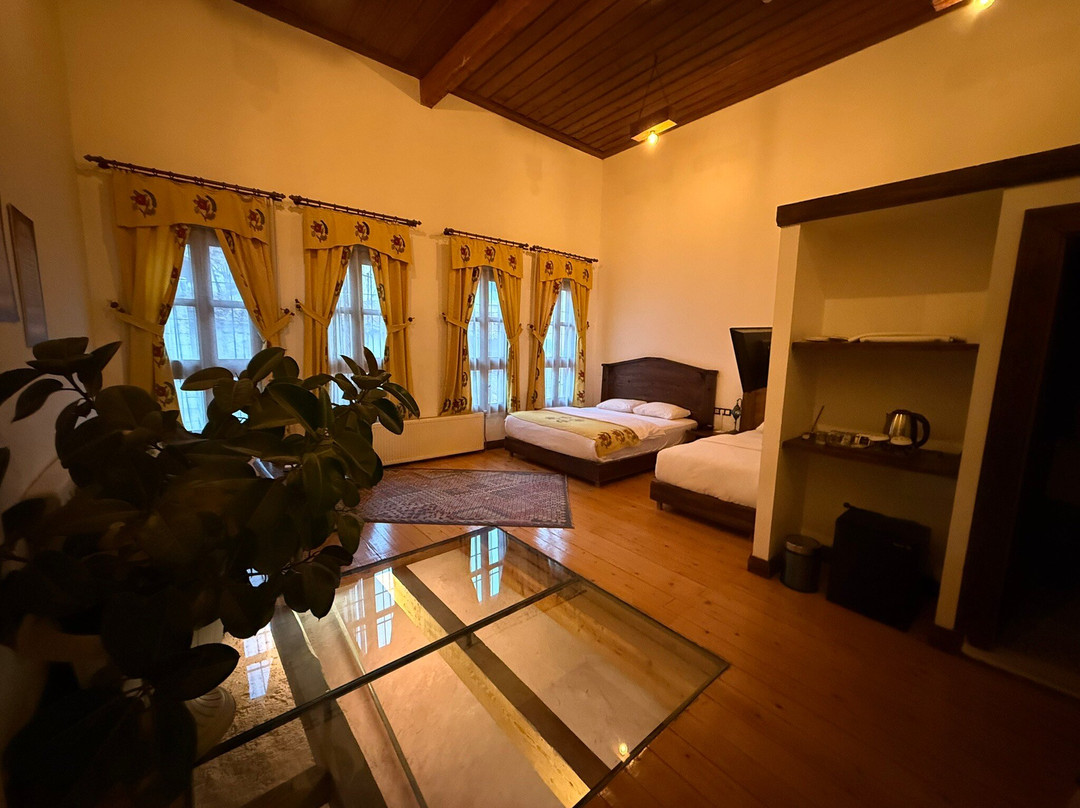 亚兹玛奇拉尔哈尼酒店及餐厅主图