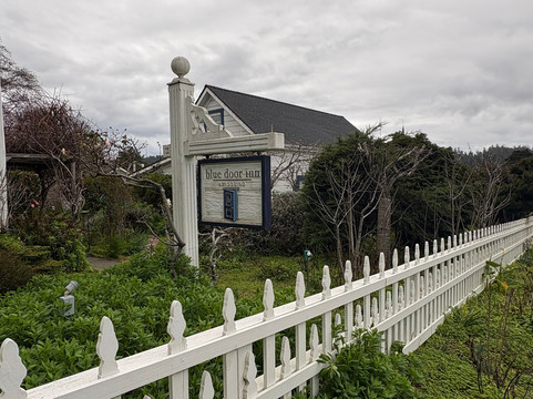 门多西诺的旅馆主图