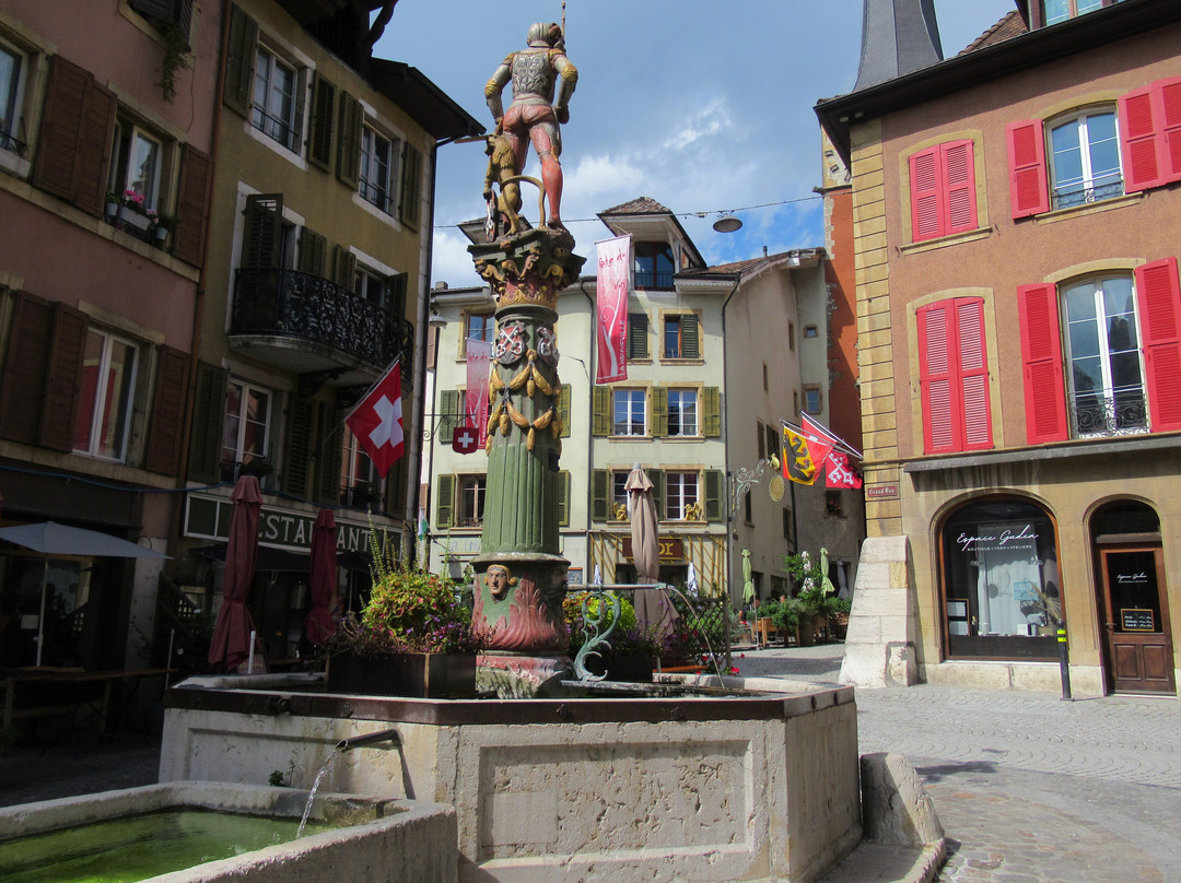 Fontaine du Banneret-La Neuveville必去景点