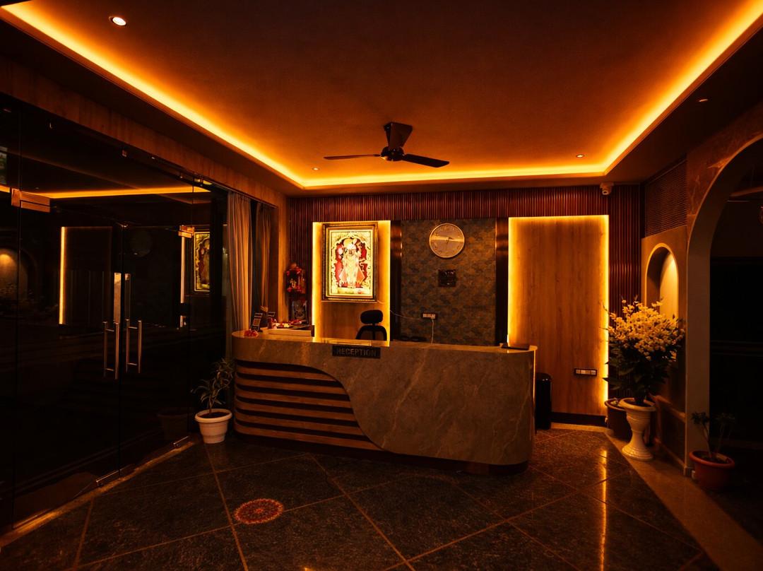 Hotel The Crystal