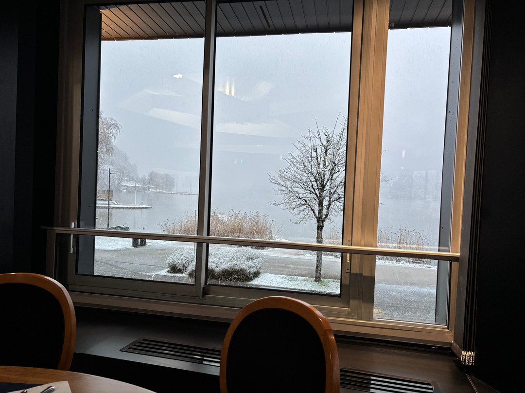 码头餐厅酒店主图