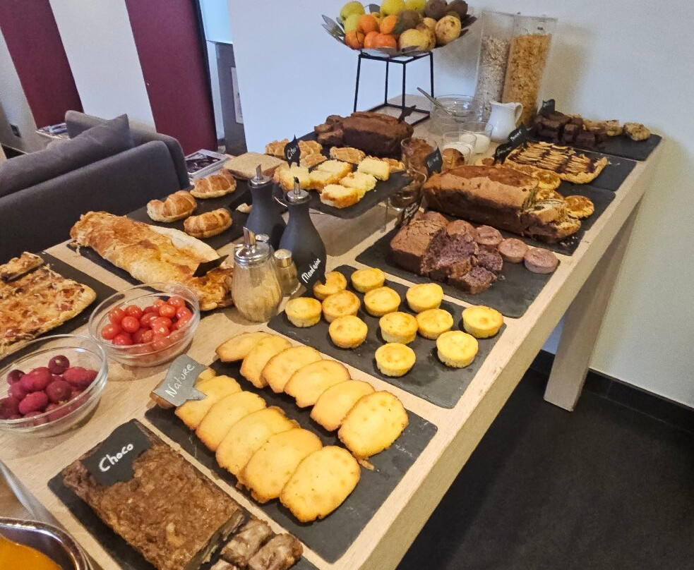 库吉别墅酒店-比亚里茨主图