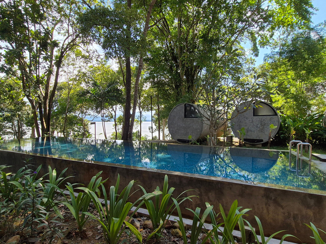 卡尔弗特酒店主图