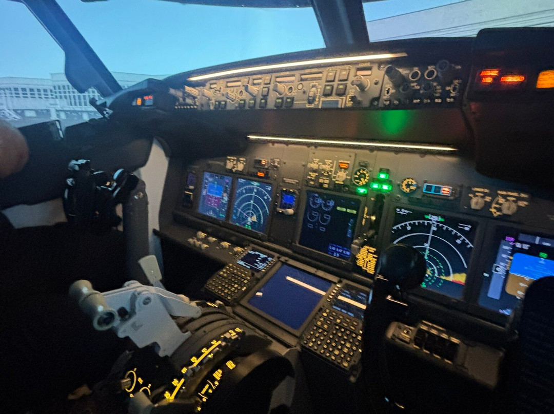 Voyager Flight Simulation Ltd-卢顿必去景点