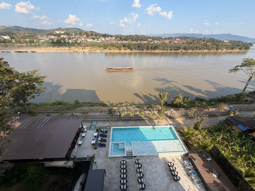 清孔柚木花园河滨温泉酒店主图