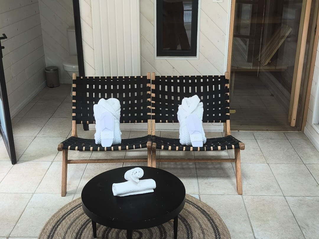 多麦尼德美罗斯酒店主图