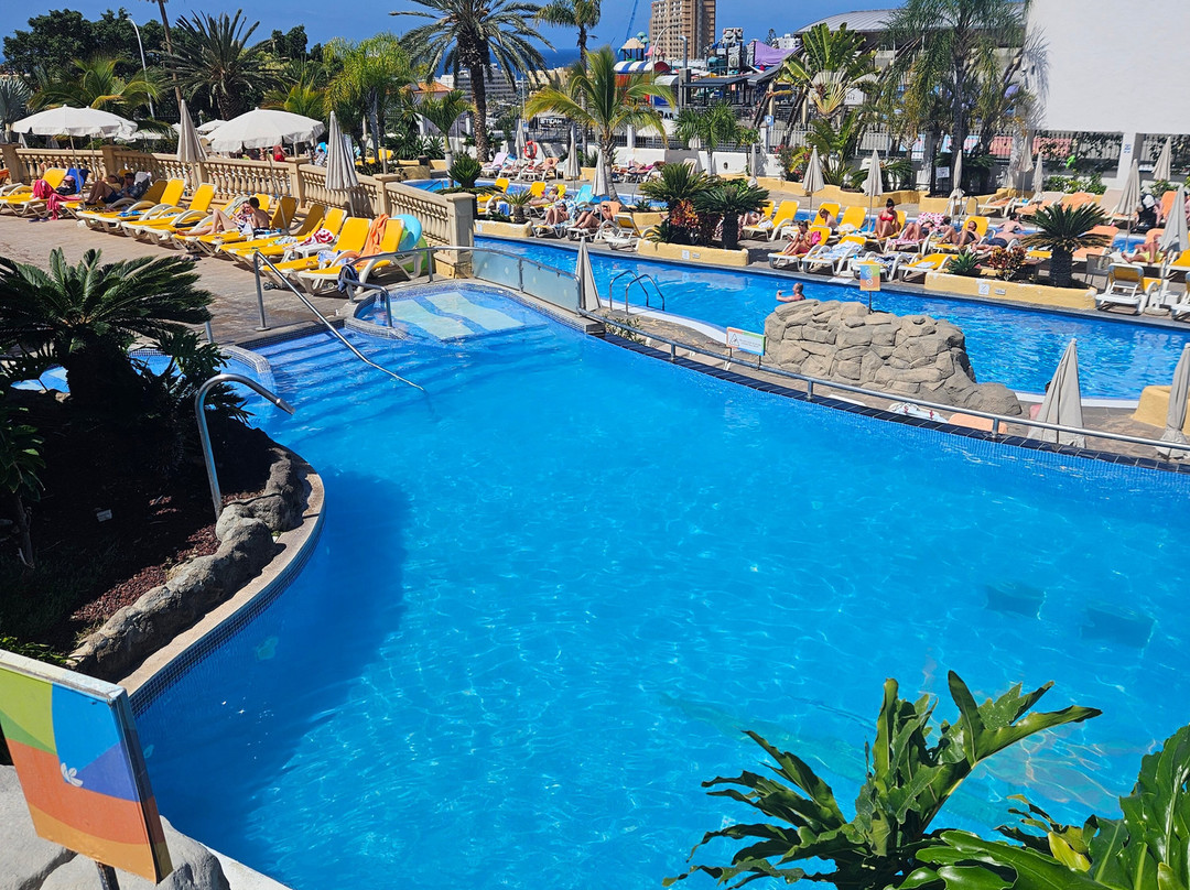 天堂公园趣味时尚酒店主图