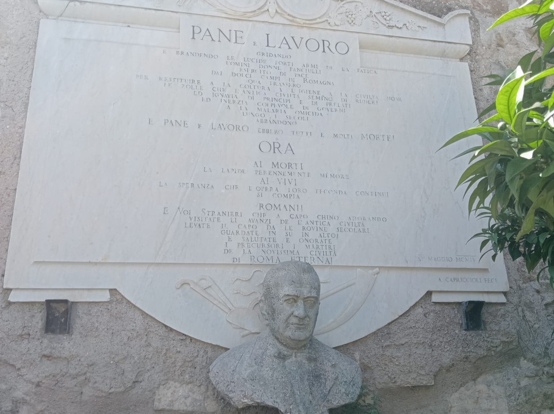 Monumento ad Andrea Costa e Nullo Baldini