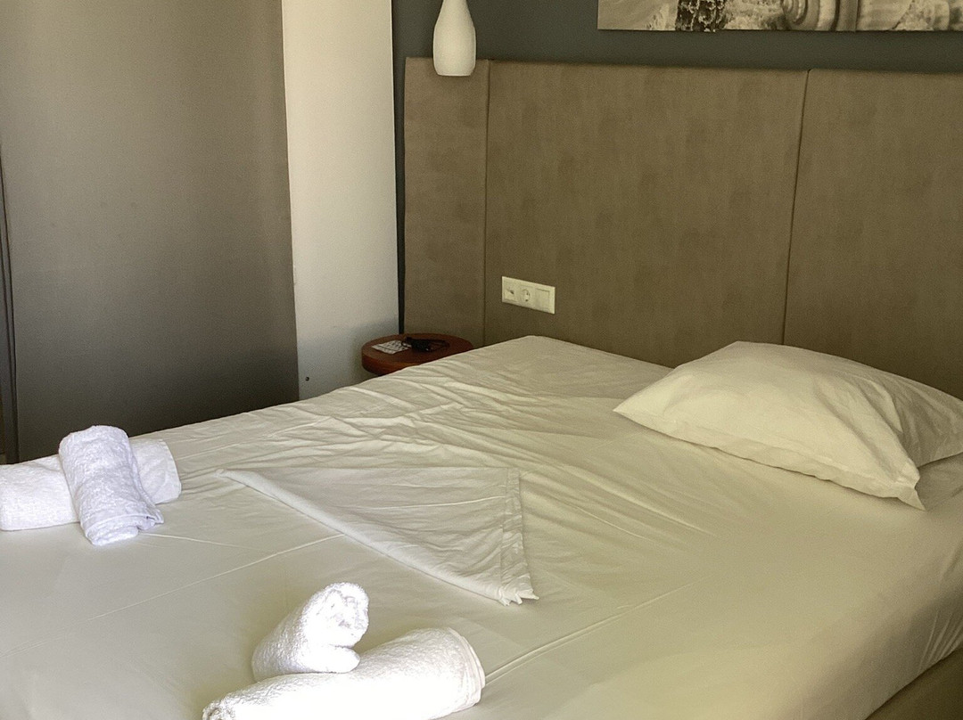 Socrates Plaza Hotel主图